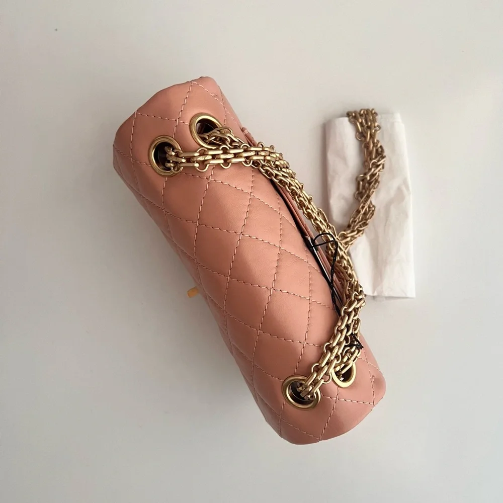 🔥CHANEL Reissue 2.25 Quilted Flap in Peace Pink Aged Calfskin